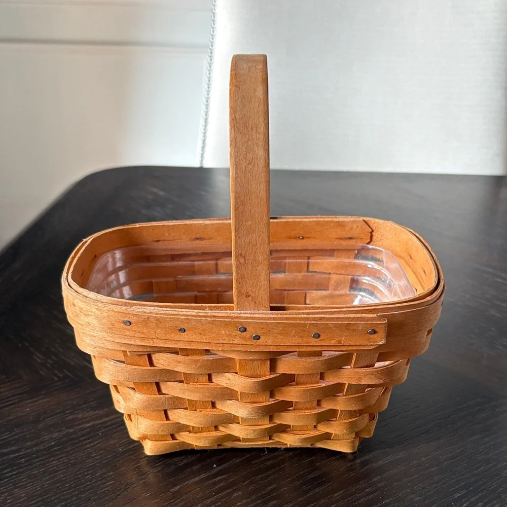 Longaberger Easter Basket‎ with Handle - great quality and timeless